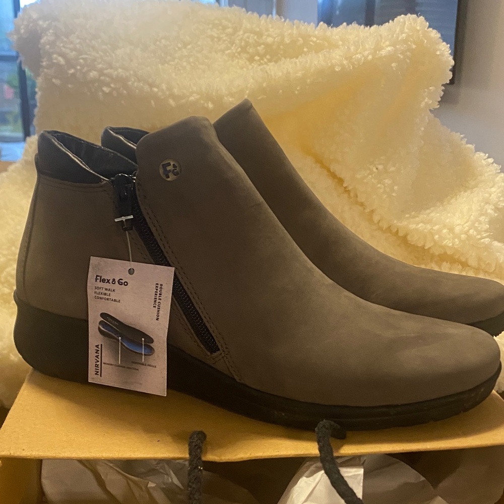 Women's Tan Ankle Boots